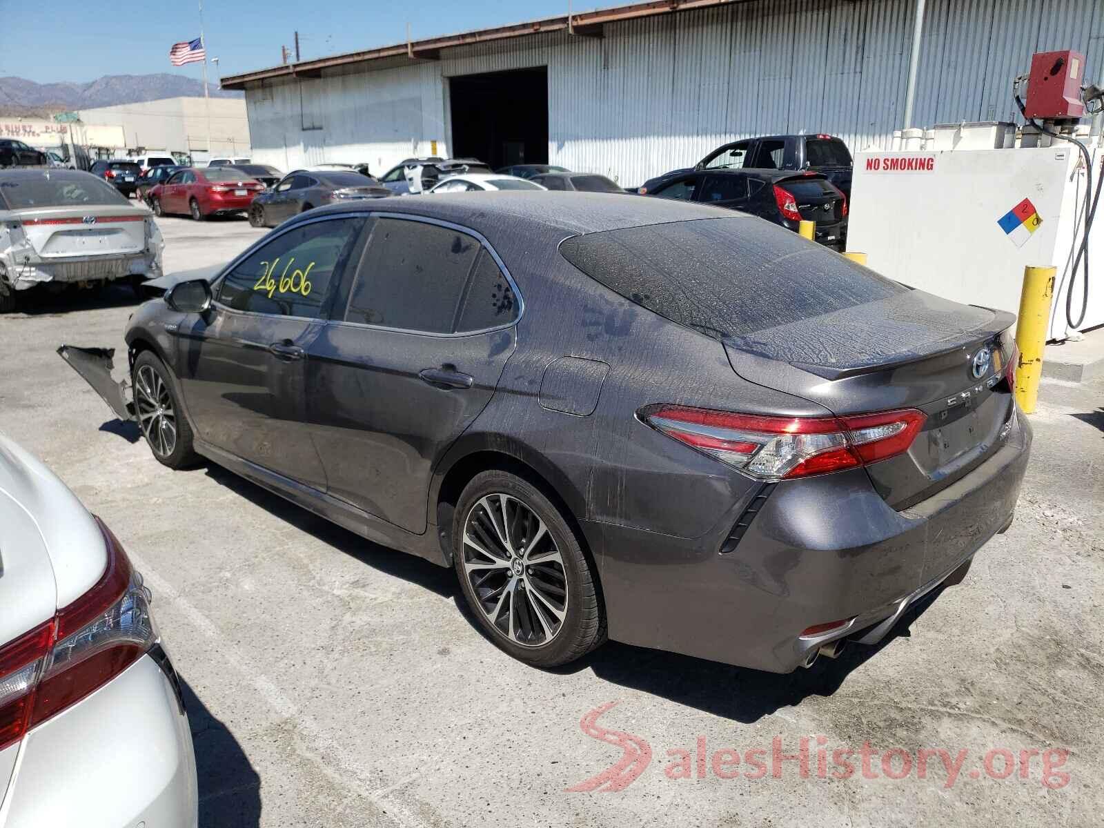 4T1B21HK4JU507925 2018 TOYOTA CAMRY