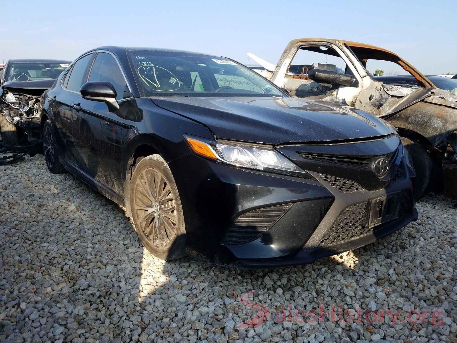 4T1B11HK9JU142127 2018 TOYOTA CAMRY