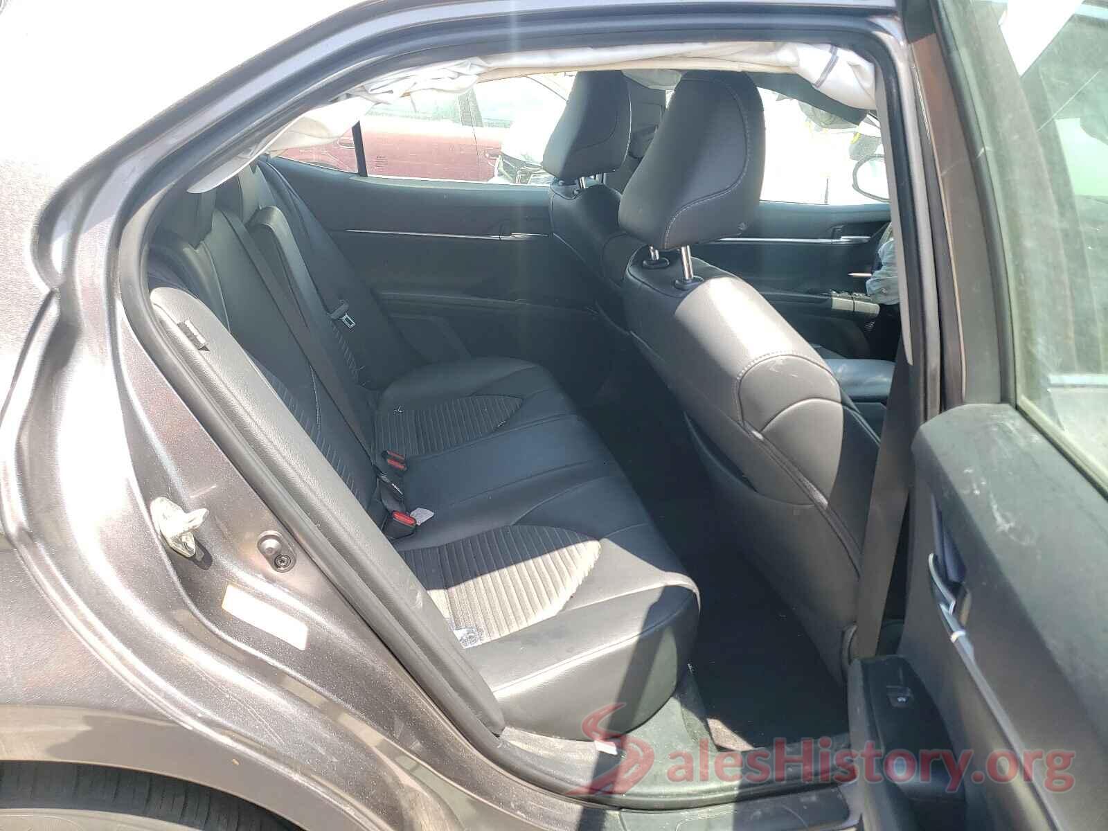 4T1B11HKXJU052484 2018 TOYOTA CAMRY