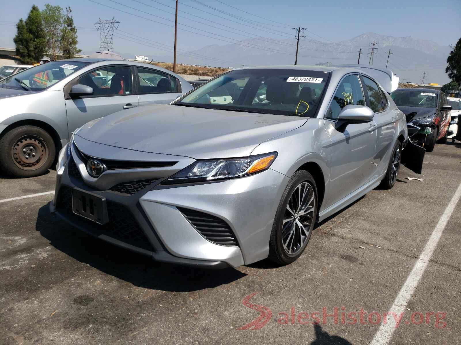 4T1B11HK0JU564576 2018 TOYOTA CAMRY