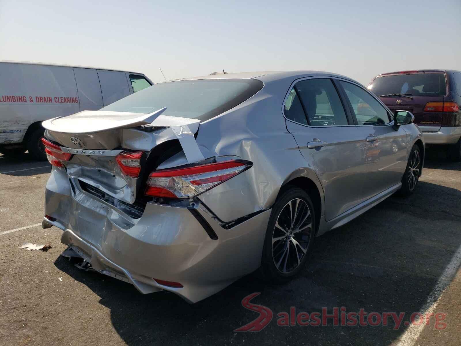 4T1B11HK0JU564576 2018 TOYOTA CAMRY