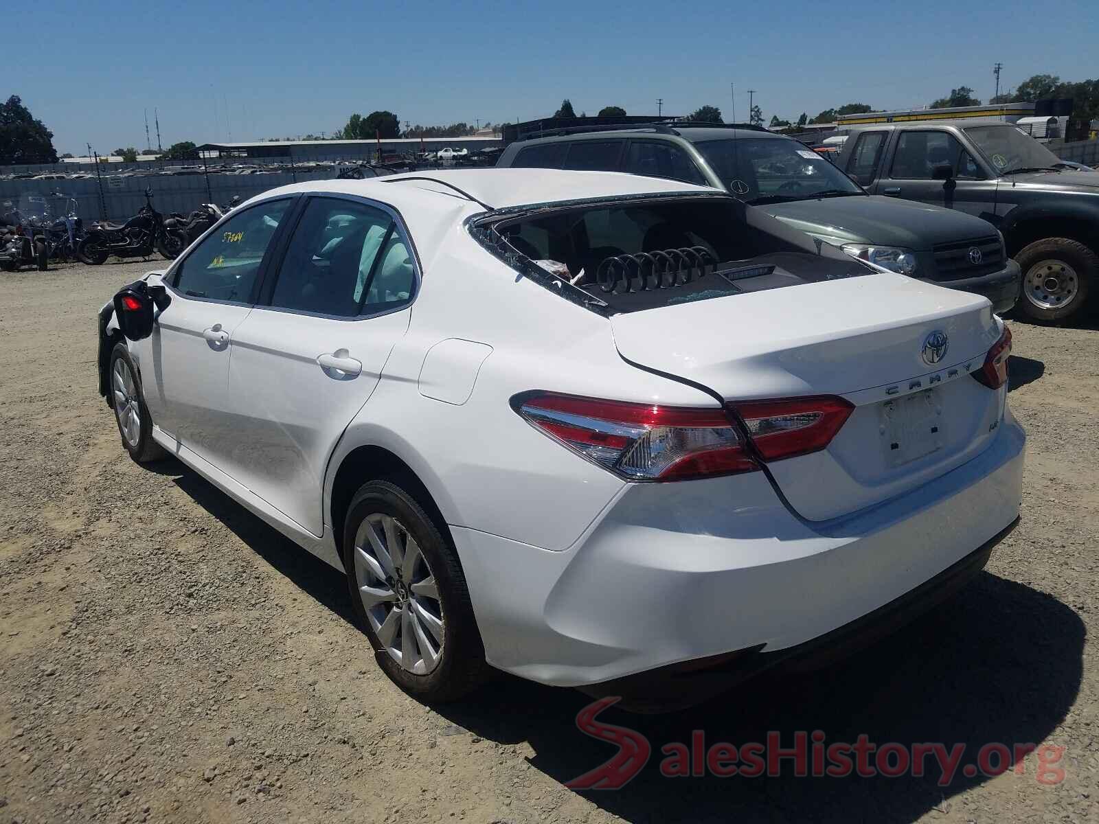 4T1B11HK3JU644261 2018 TOYOTA CAMRY