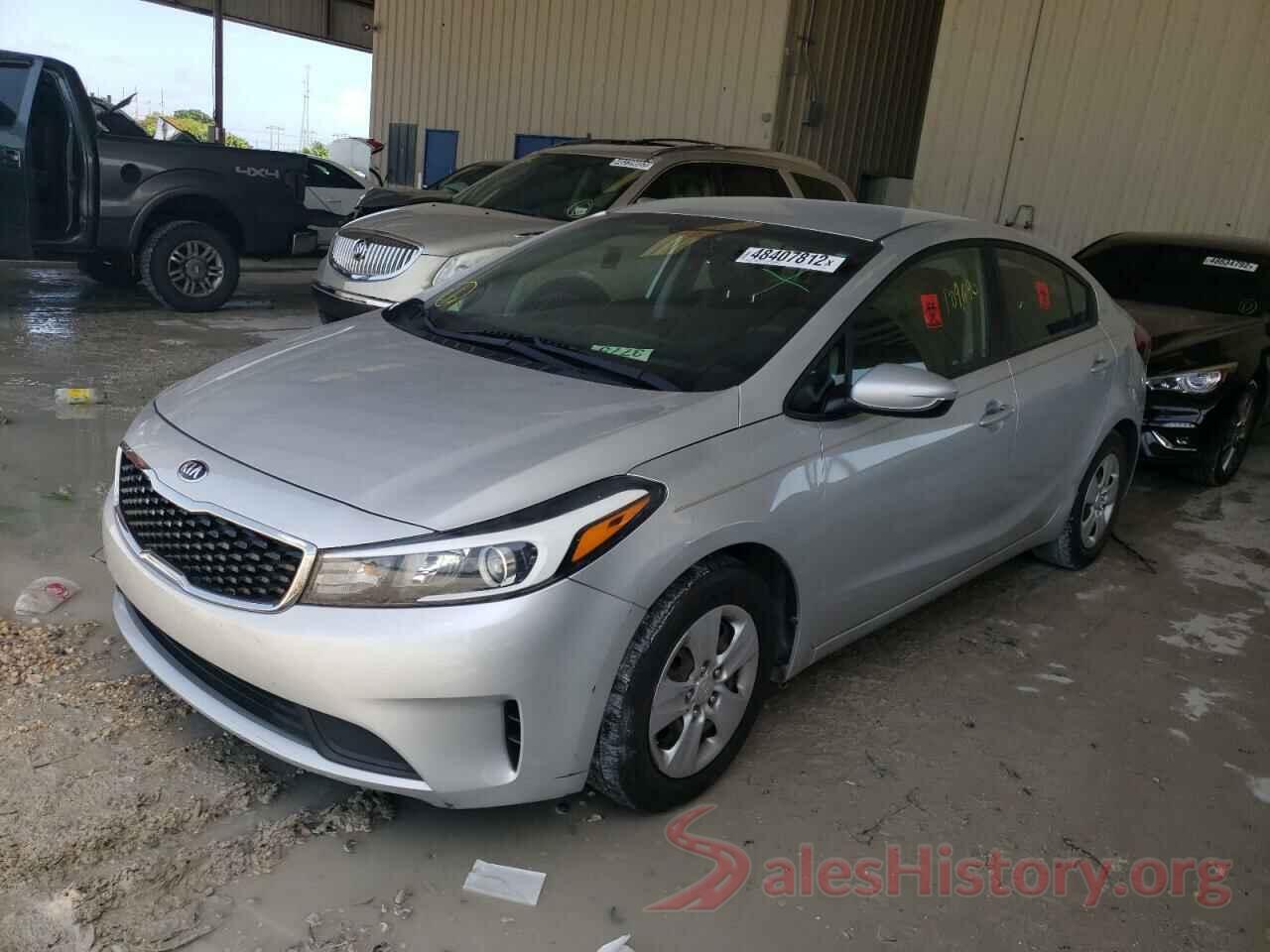 3KPFK4A75JE233775 2018 KIA FORTE