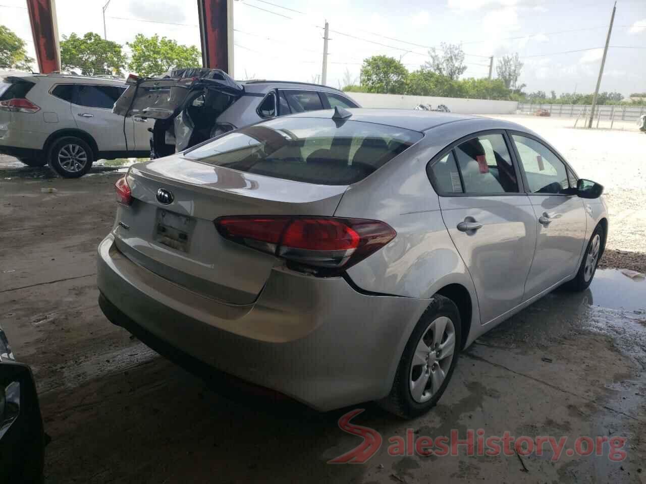 3KPFK4A75JE233775 2018 KIA FORTE