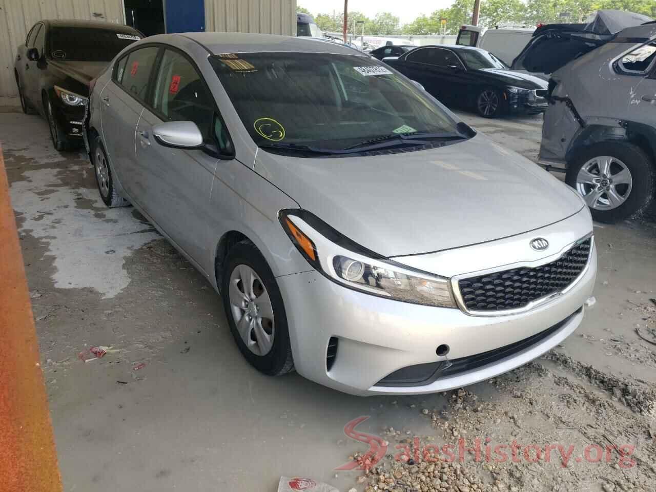 3KPFK4A75JE233775 2018 KIA FORTE