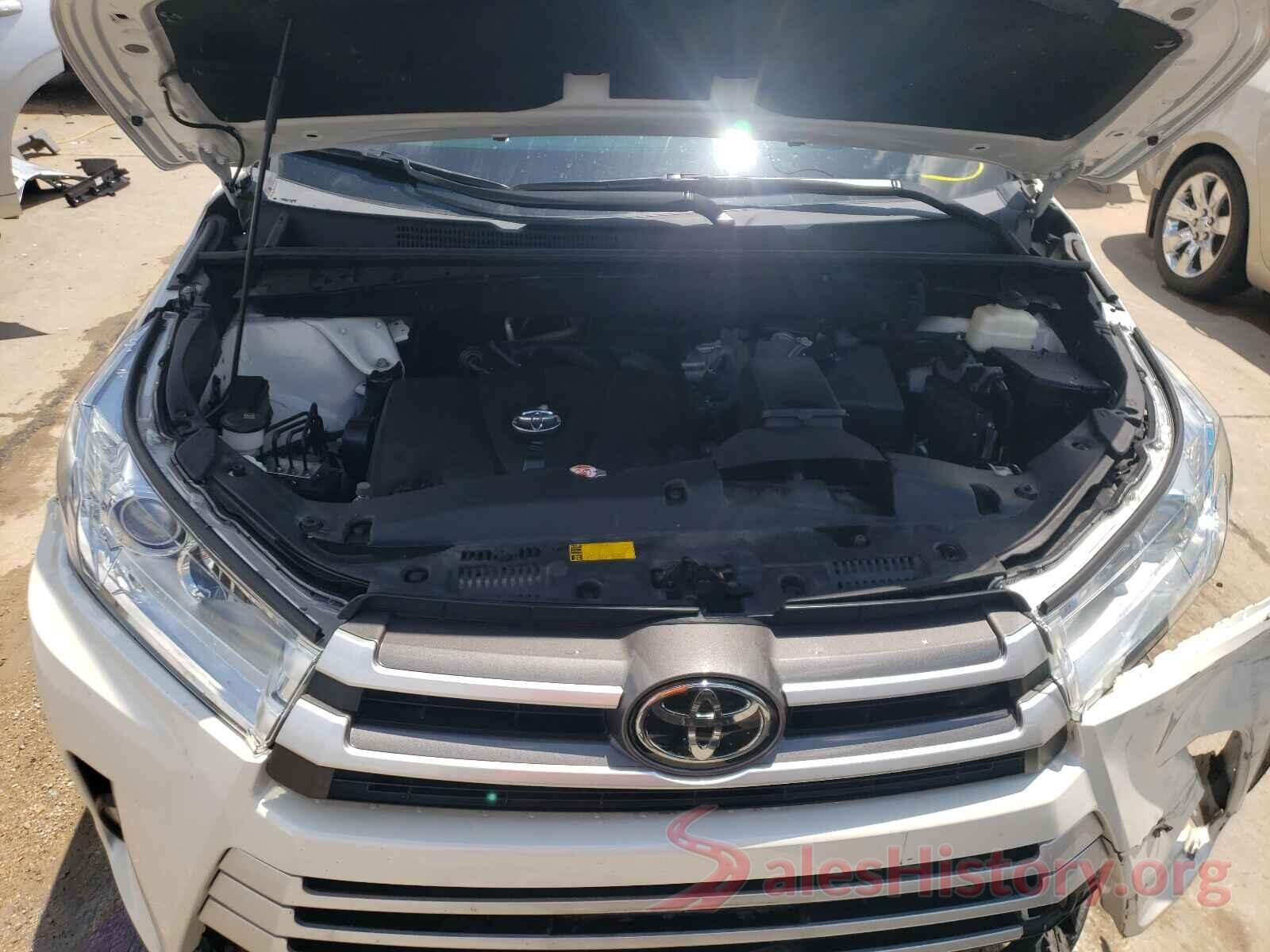 5TDKZRFH3JS528081 2018 TOYOTA HIGHLANDER