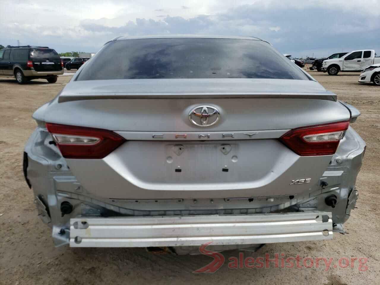 4T1B61HK5JU009432 2018 TOYOTA CAMRY