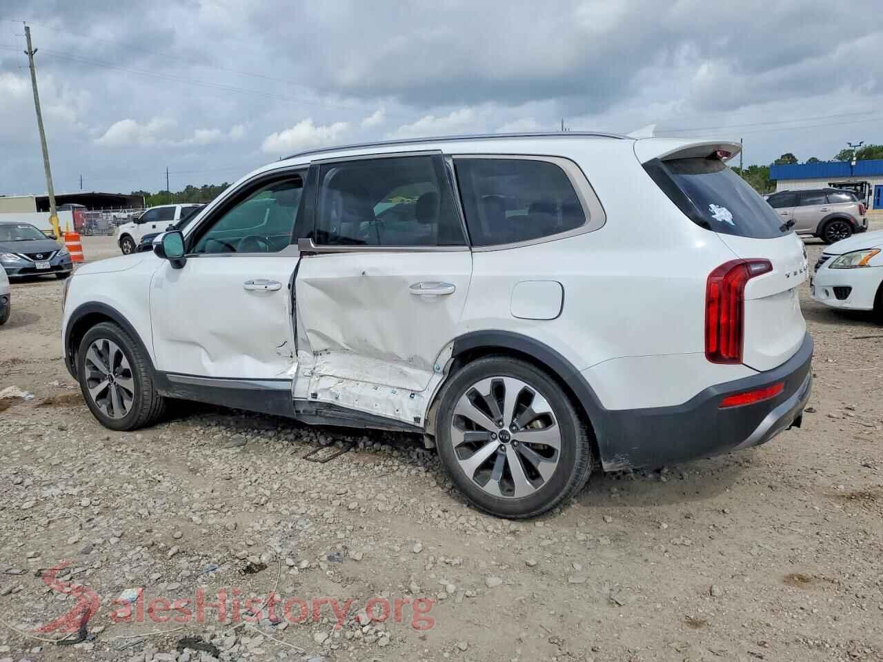2020 KIA TELLURIDE VIN 5XYP64HC4LG003758, front view