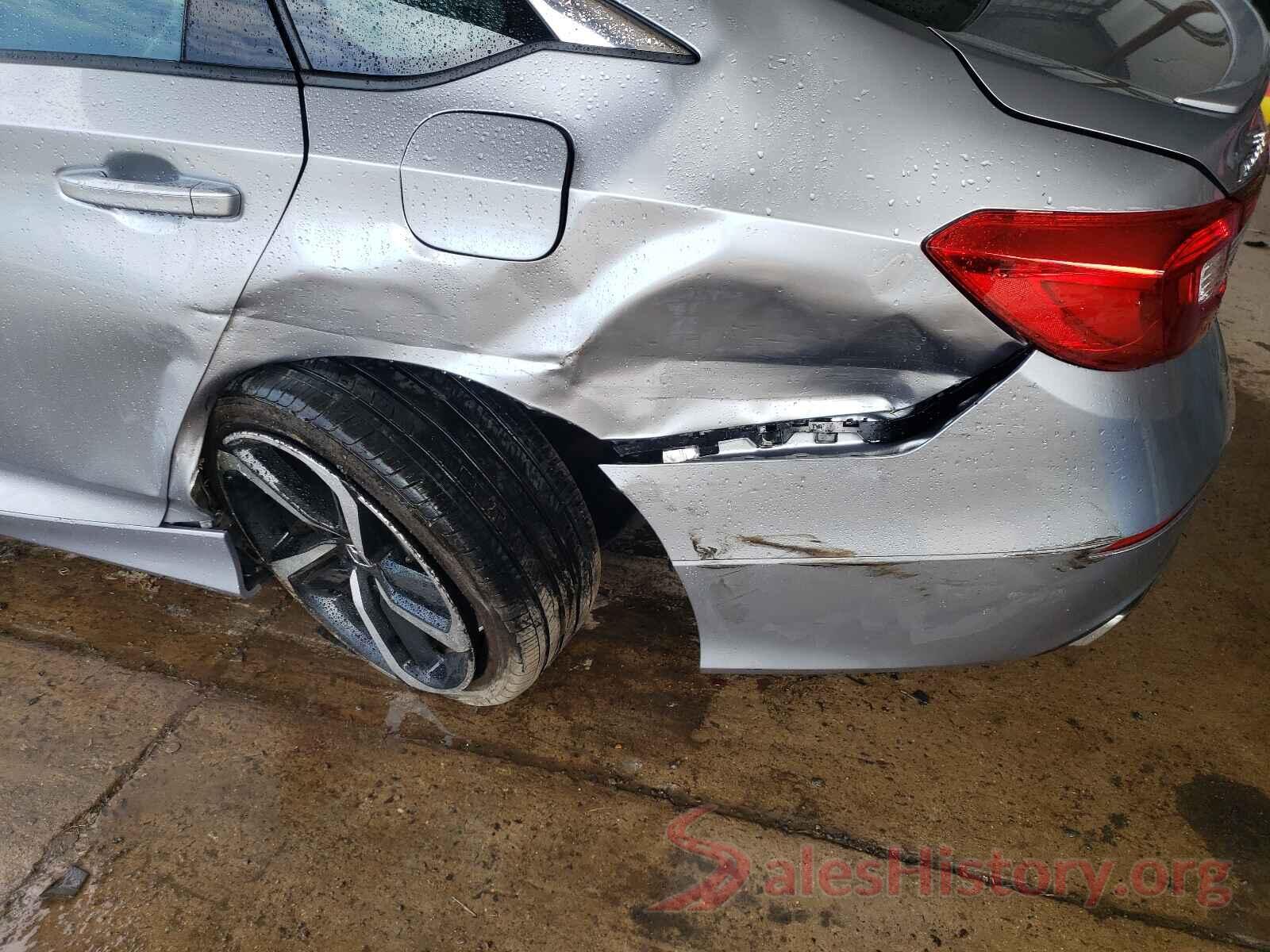 1HGCV1F38JA251271 2018 HONDA ACCORD