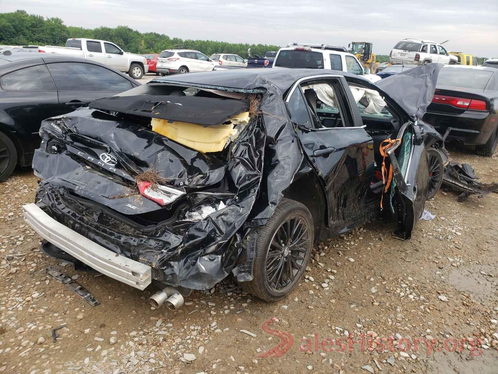 4T1B11HK4JU050875 2018 TOYOTA CAMRY