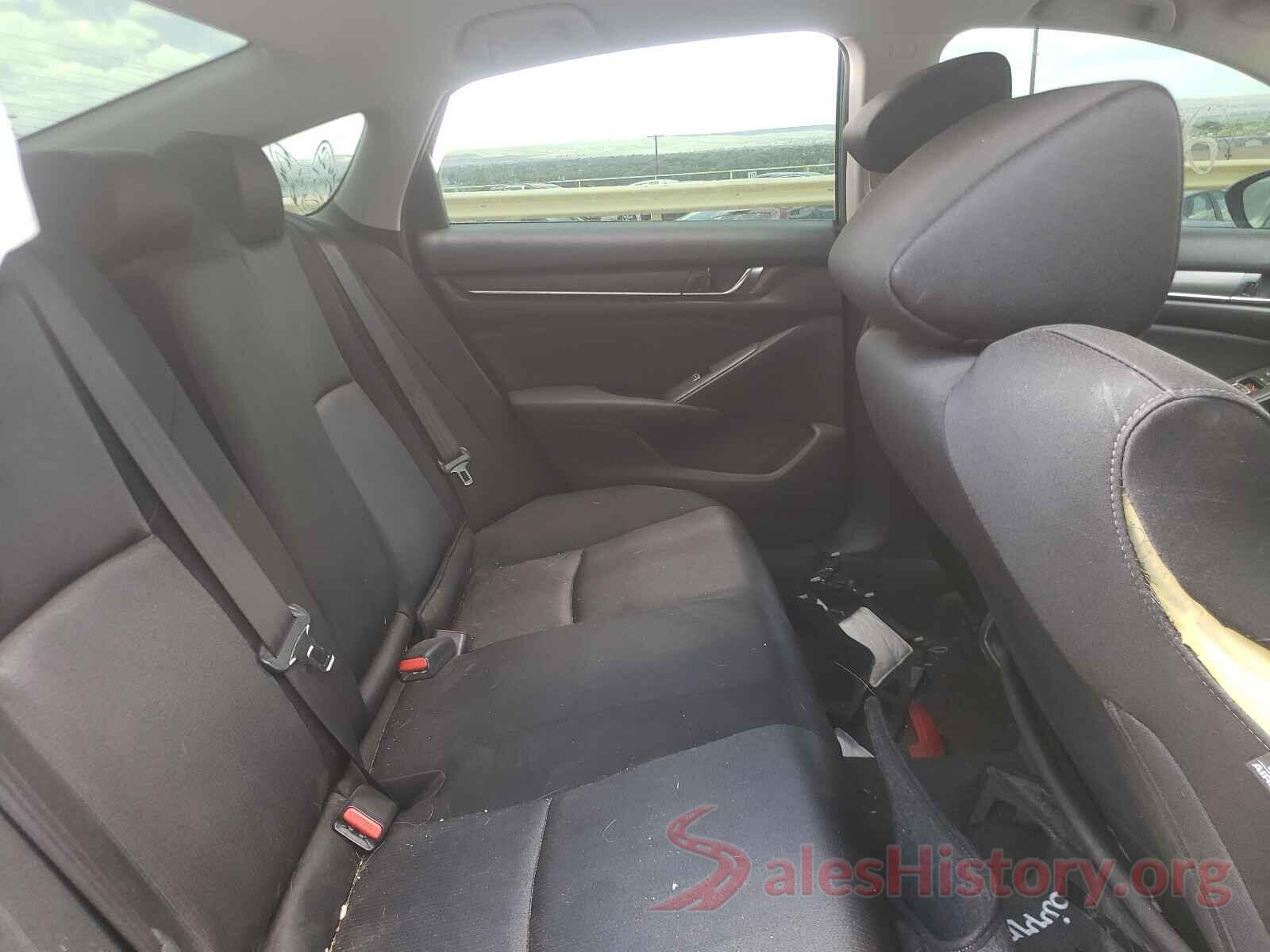 1HGCV1F11JA240434 2018 HONDA ACCORD