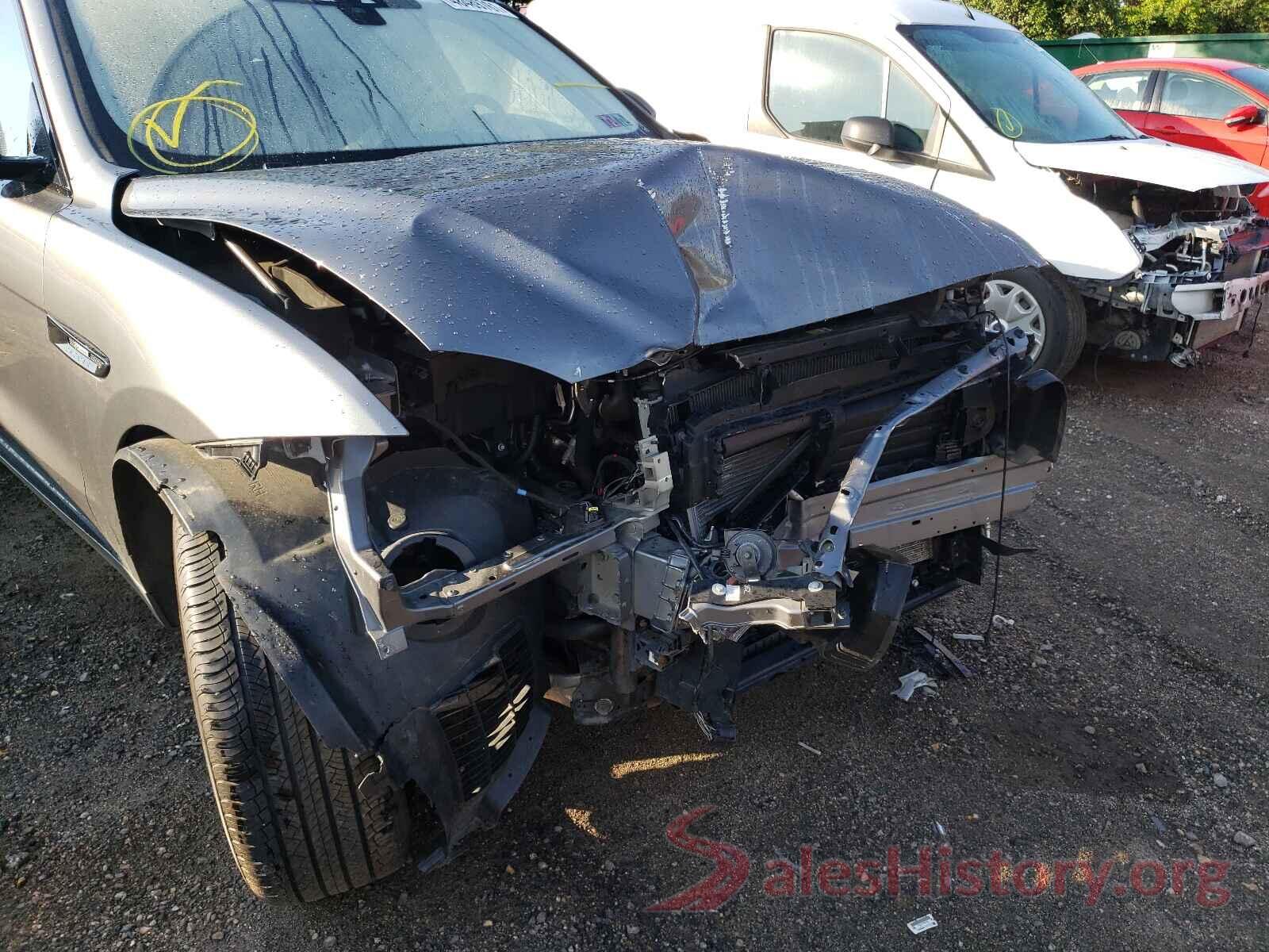 SADCL2BV6HA896940 2017 JAGUAR F-PACE