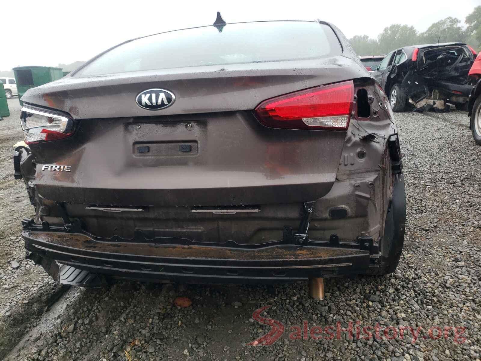 3KPFK4A72HE076068 2017 KIA FORTE