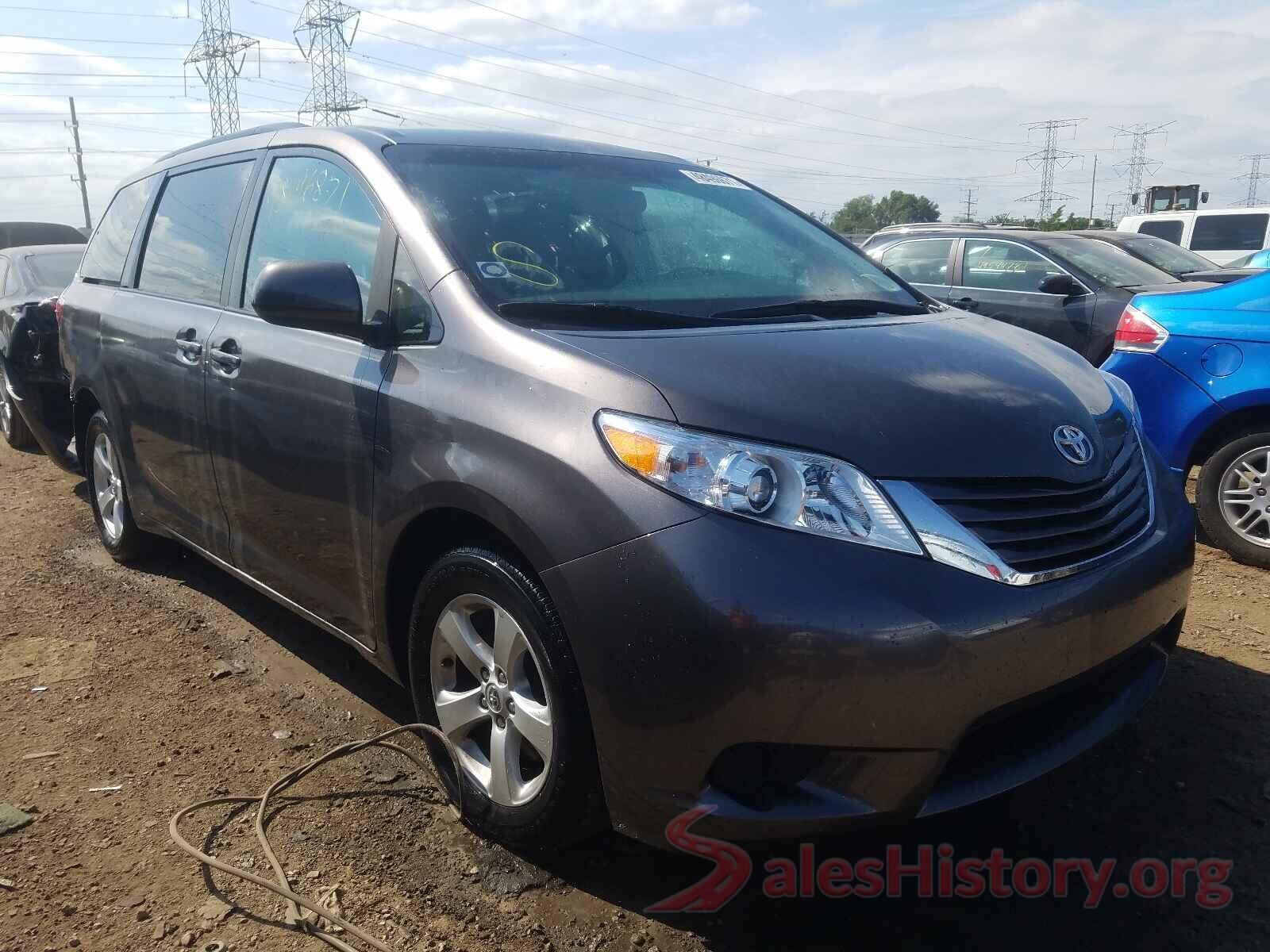 5TDKZ3DC8HS853209 2017 TOYOTA SIENNA