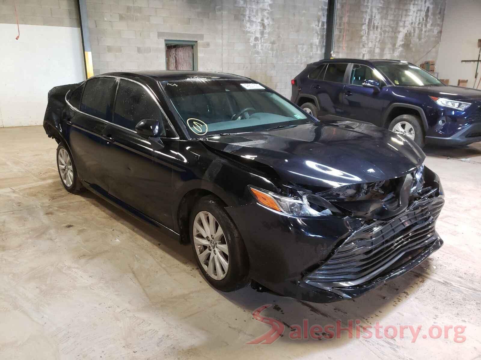 4T1B11HK7JU582931 2018 TOYOTA CAMRY