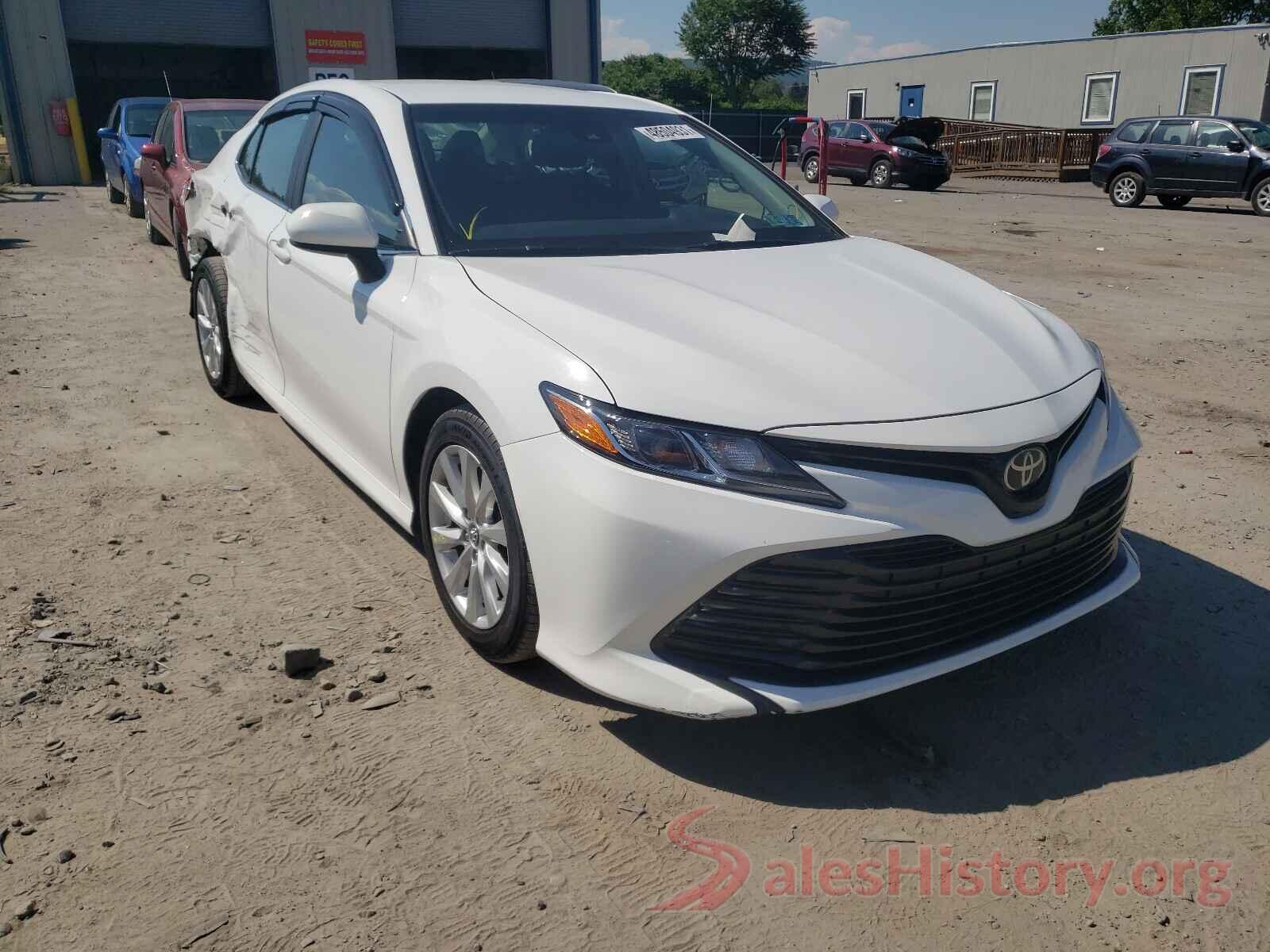 4T1B11HK8JU073642 2018 TOYOTA CAMRY