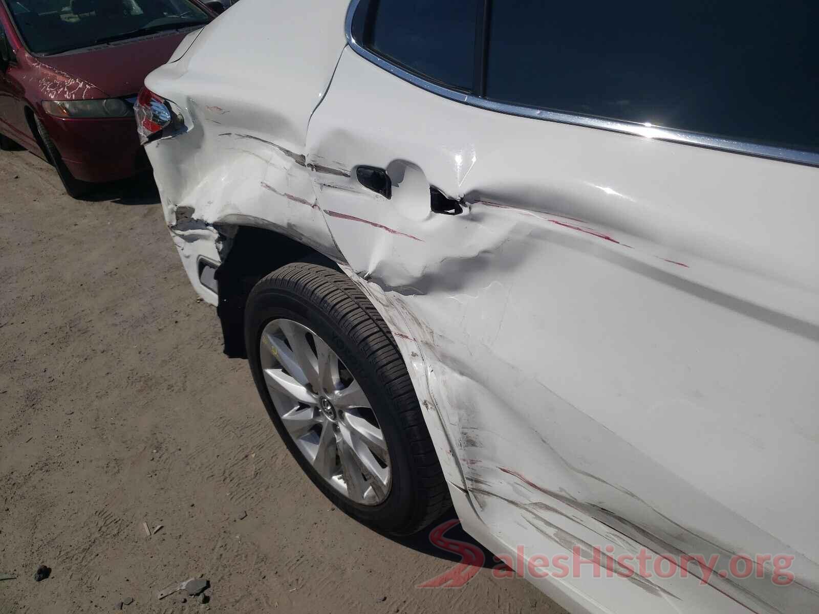 4T1B11HK8JU073642 2018 TOYOTA CAMRY