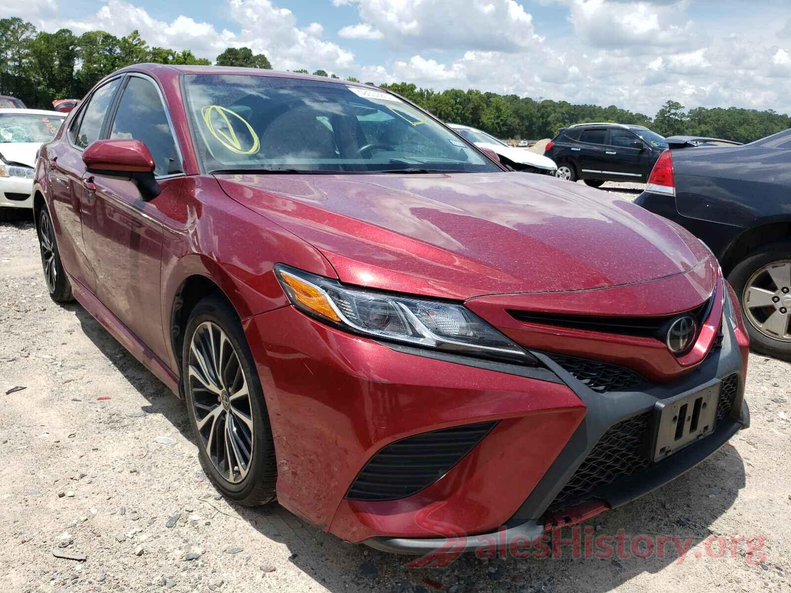 4T1B11HK9JU557870 2018 TOYOTA CAMRY