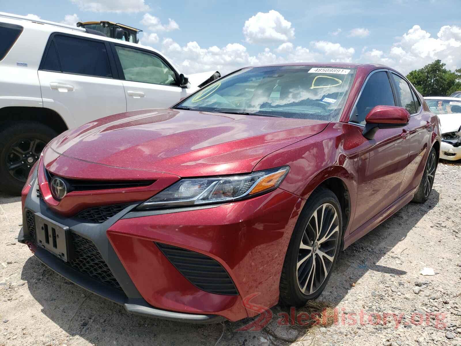 4T1B11HK9JU557870 2018 TOYOTA CAMRY