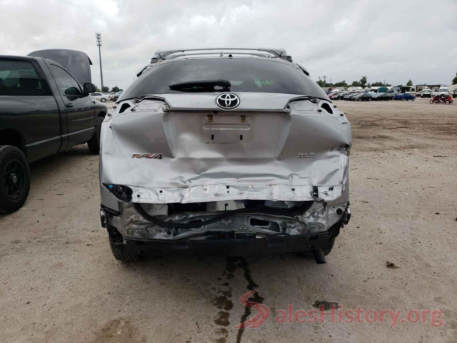 2T3WFREV6JW478759 2018 TOYOTA RAV4