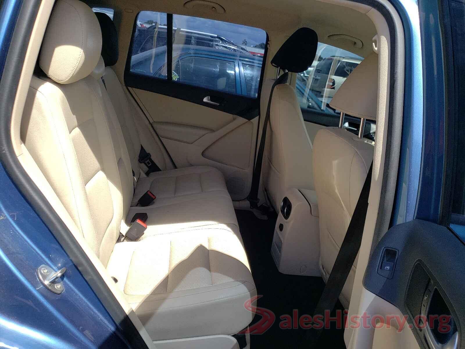 WVGAV7AX6HK010859 2017 VOLKSWAGEN TIGUAN