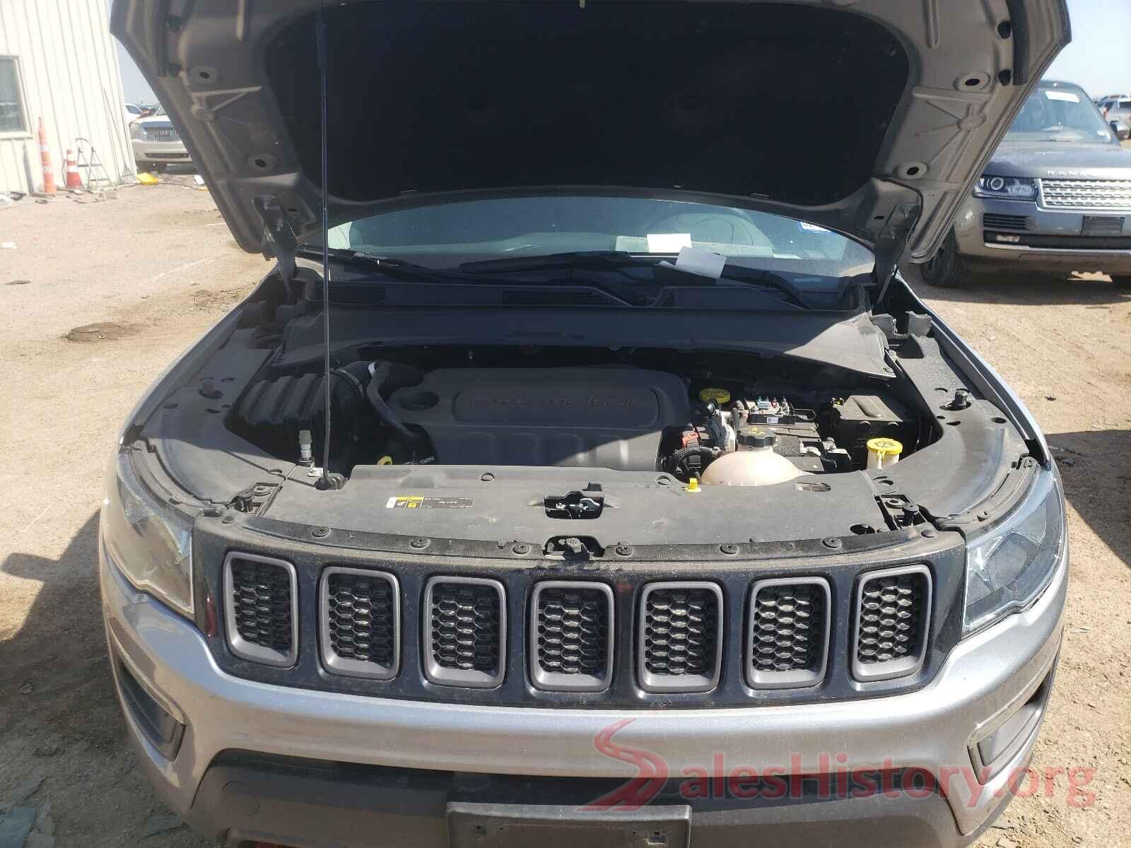 3C4NJDDB9KT721557 2019 JEEP COMPASS