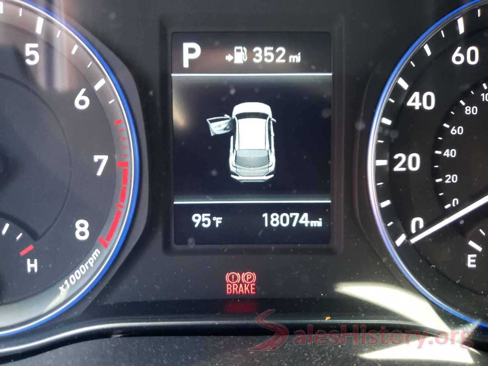 KM8K22AA0JU146698 2018 HYUNDAI KONA