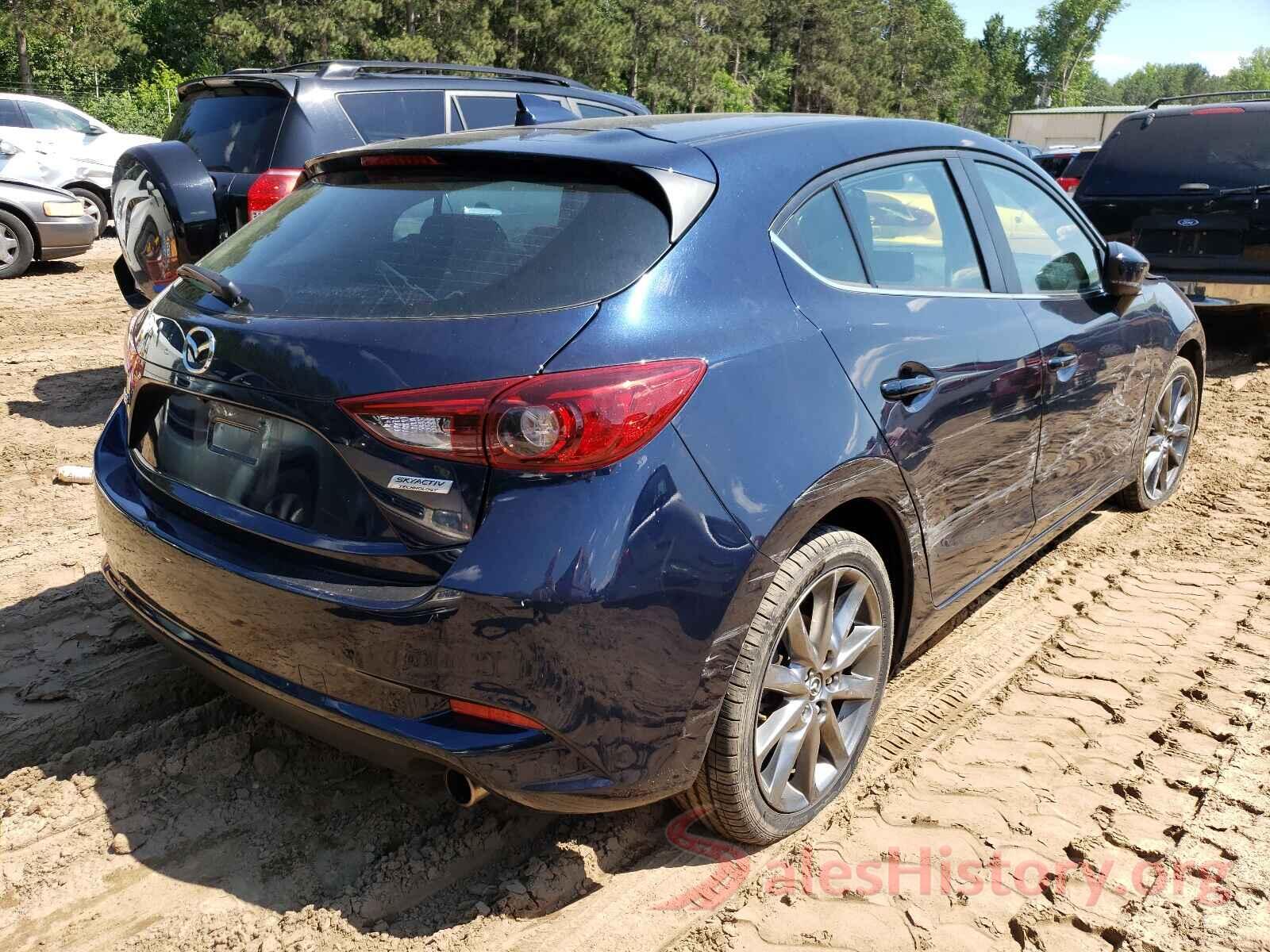 3MZBN1L3XJM264621 2018 MAZDA 3