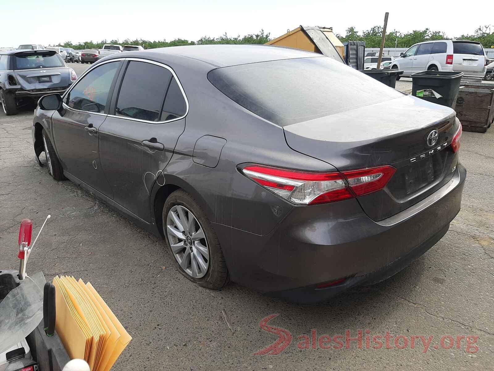 4T1B11HK7JU580905 2018 TOYOTA CAMRY