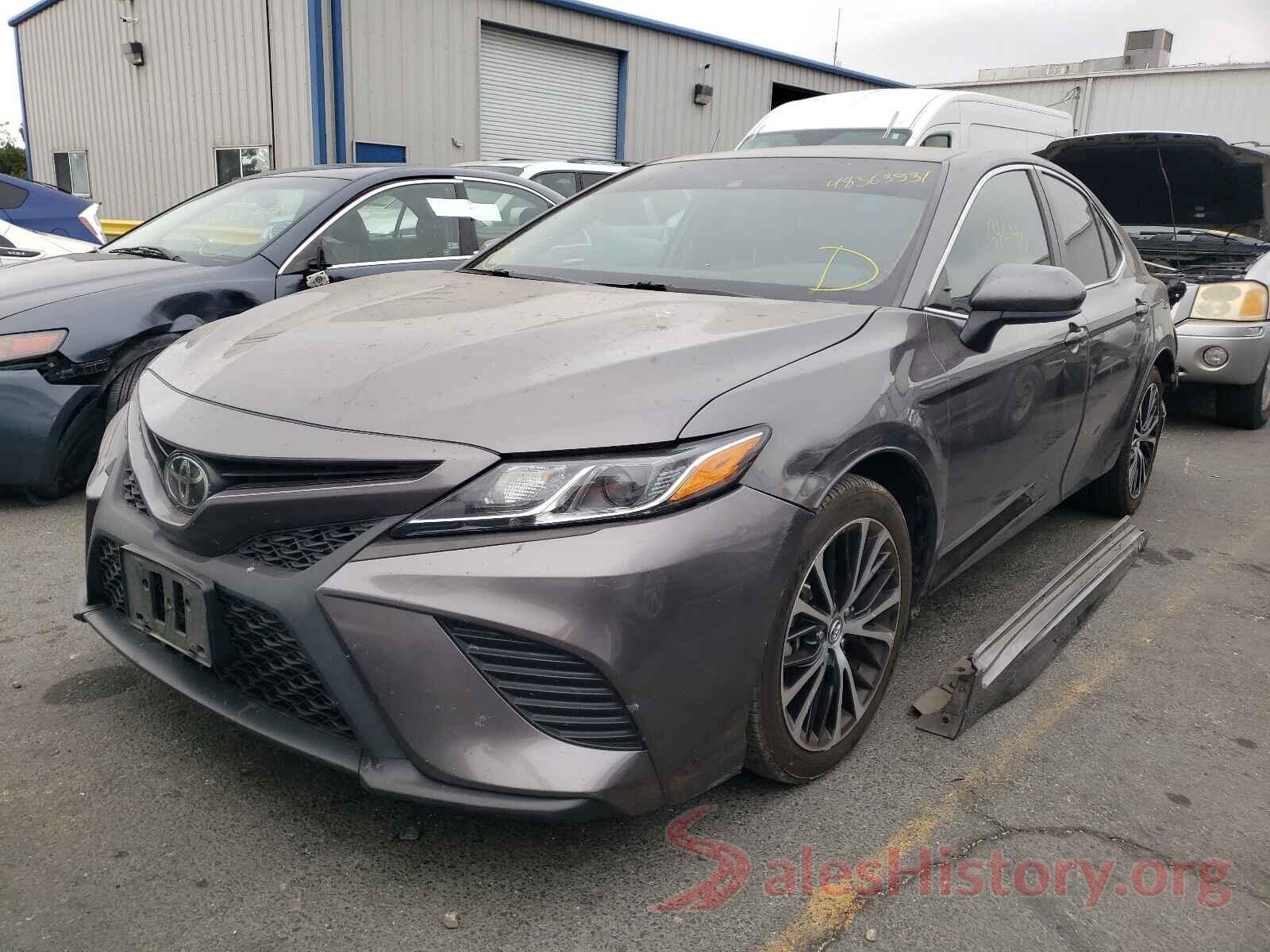 4T1B11HK4JU599461 2018 TOYOTA CAMRY