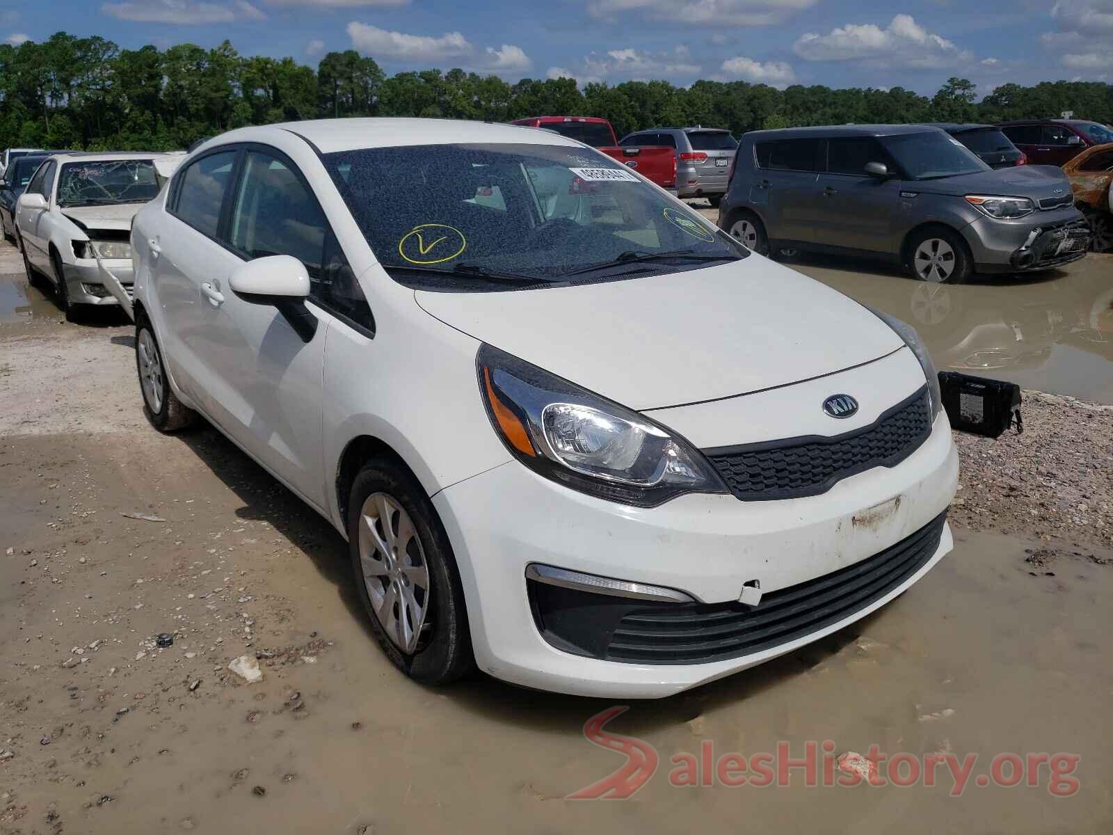 KNADM4A38H6015437 2017 KIA RIO