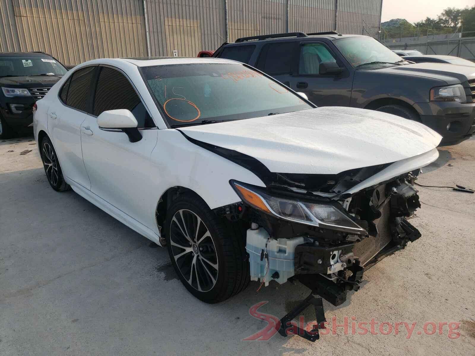 4T1B11HK9JU539370 2018 TOYOTA CAMRY