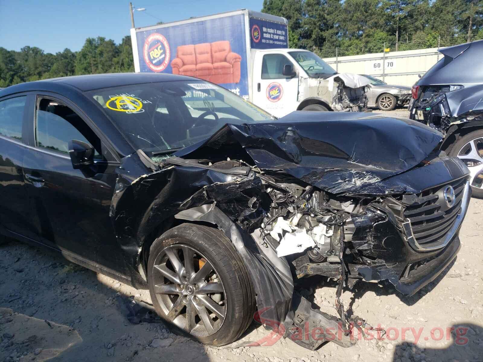 3MZBN1V39JM250416 2018 MAZDA 3