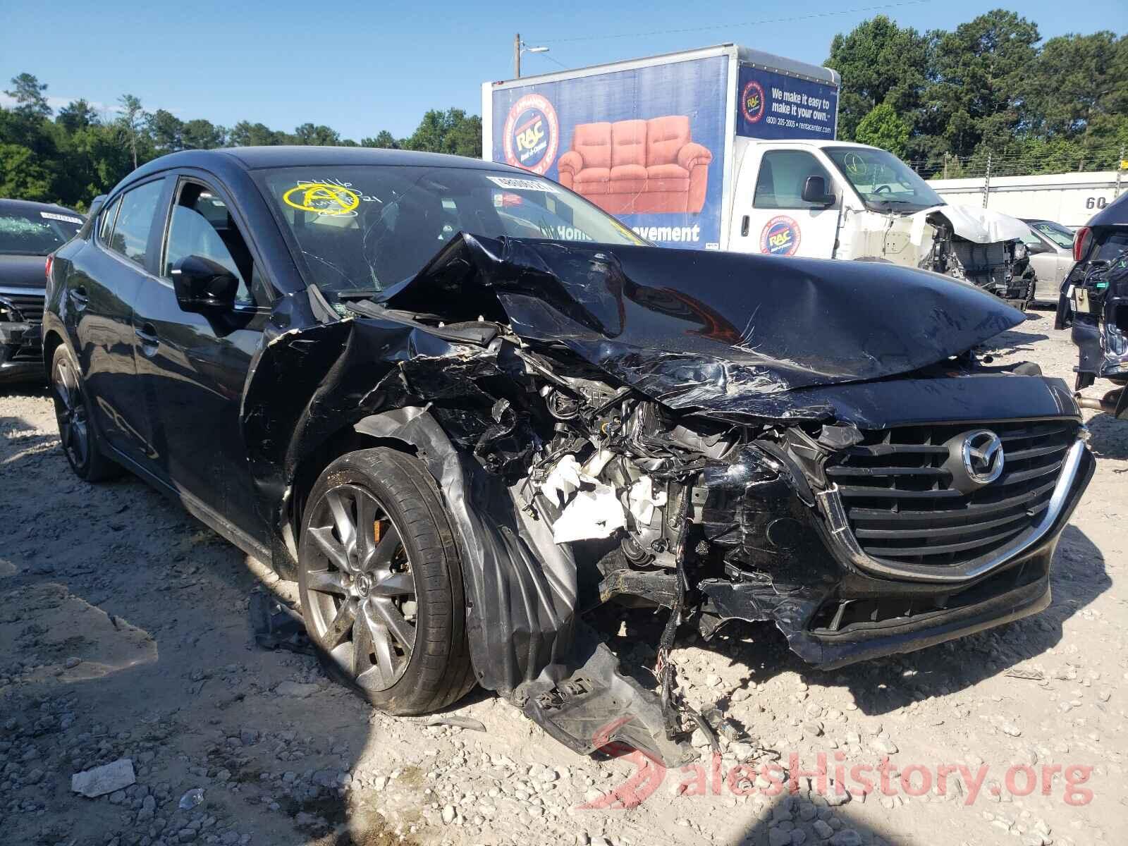 3MZBN1V39JM250416 2018 MAZDA 3