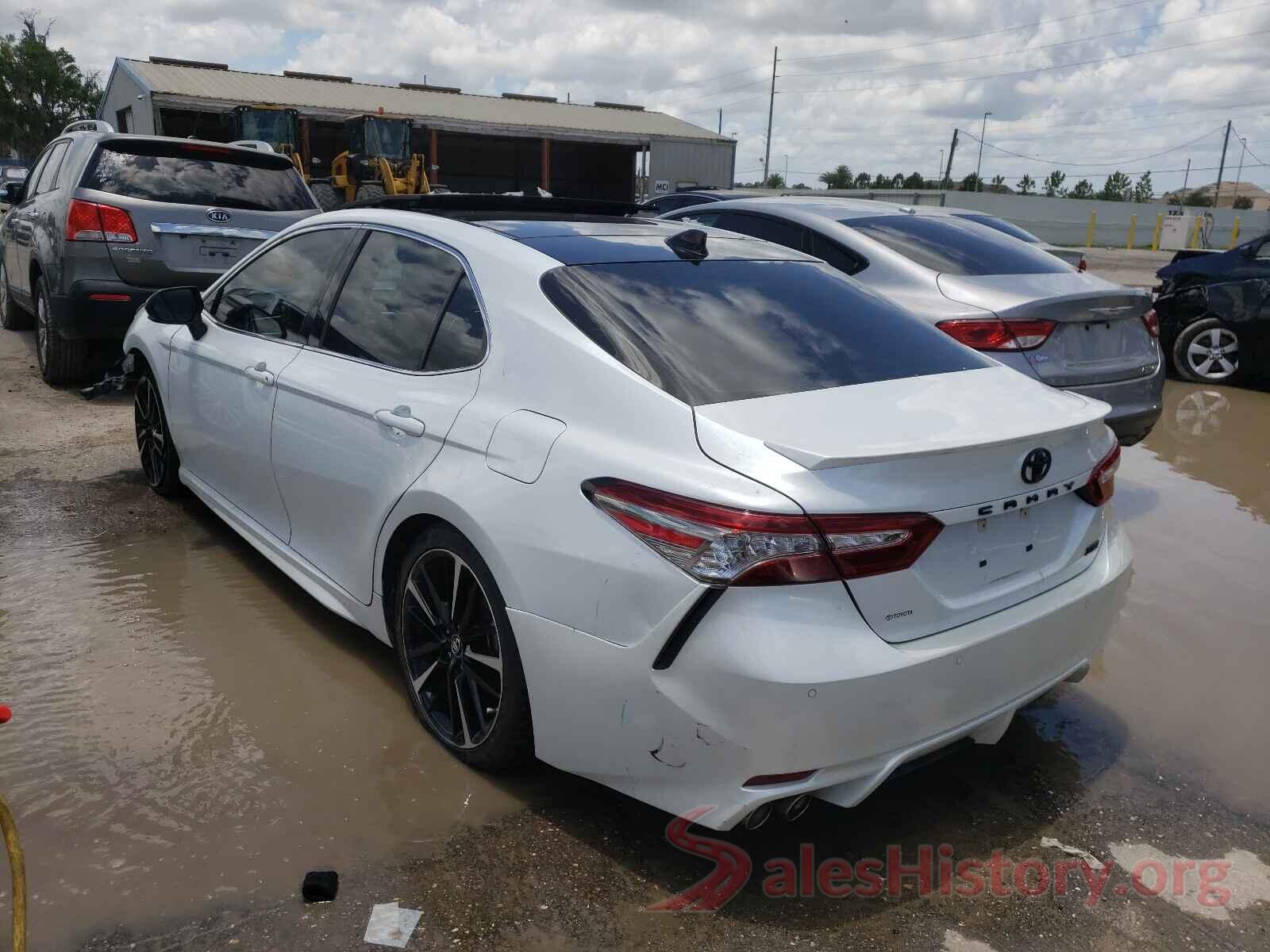 4T1B61HK1JU024977 2018 TOYOTA CAMRY