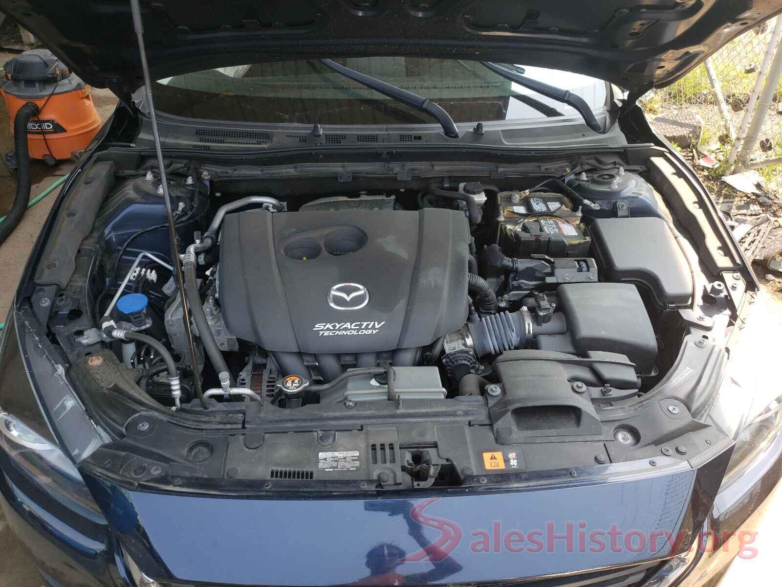 3MZBN1U77JM170004 2018 MAZDA 3