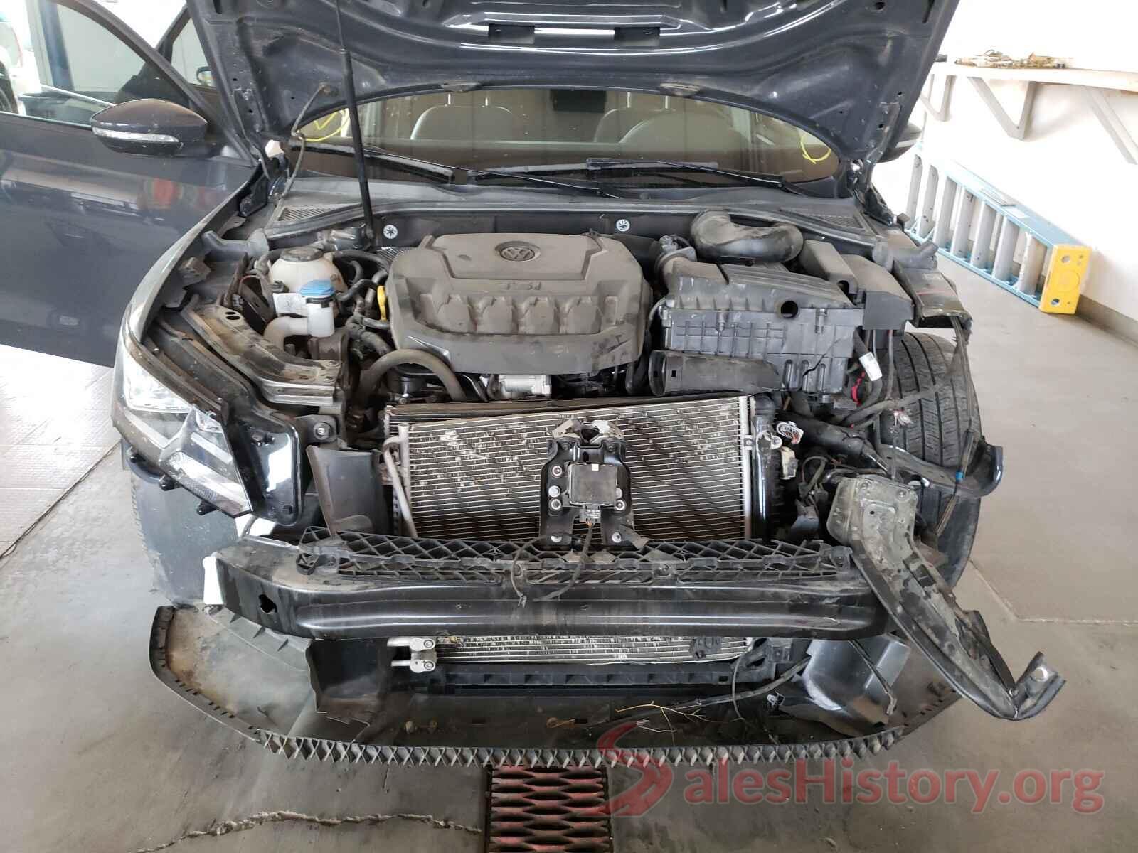 1VWAA7A37JC023842 2018 VOLKSWAGEN PASSAT