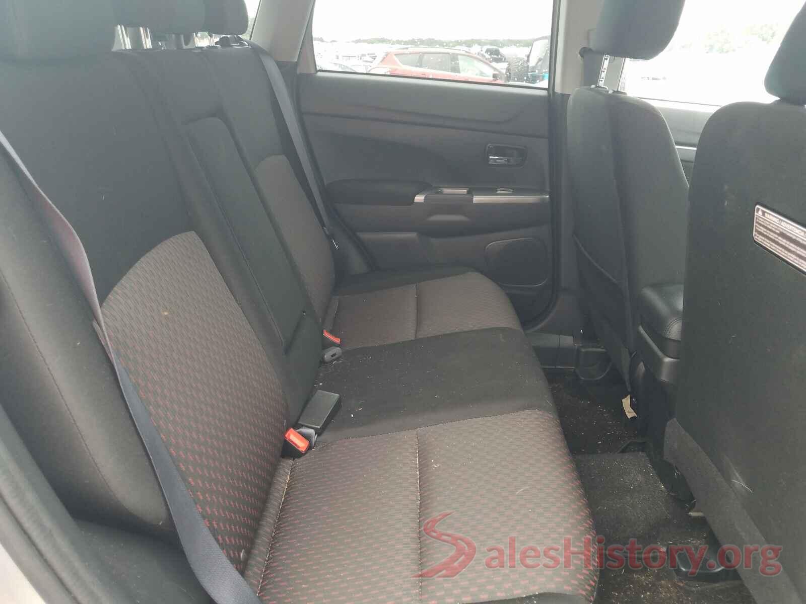 JA4AP3AUXJU023986 2018 MITSUBISHI OUTLANDER