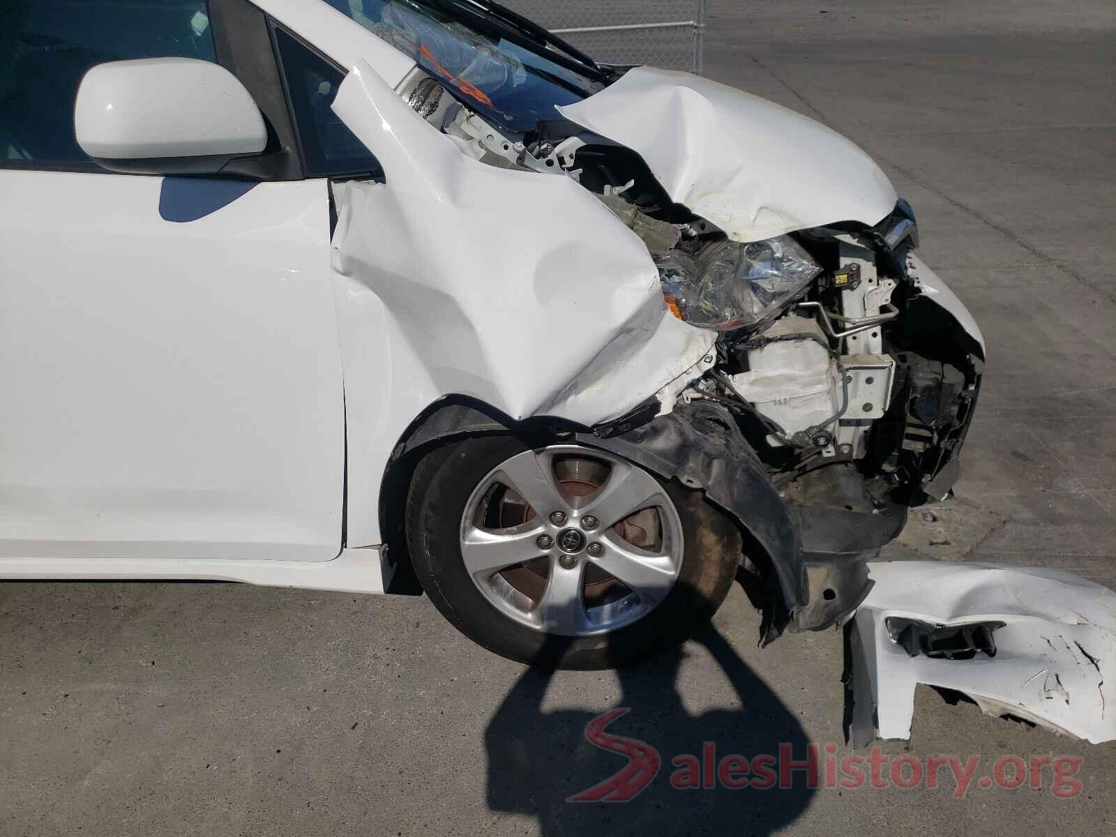 5TDKZ3DC1KS970685 2019 TOYOTA SIENNA