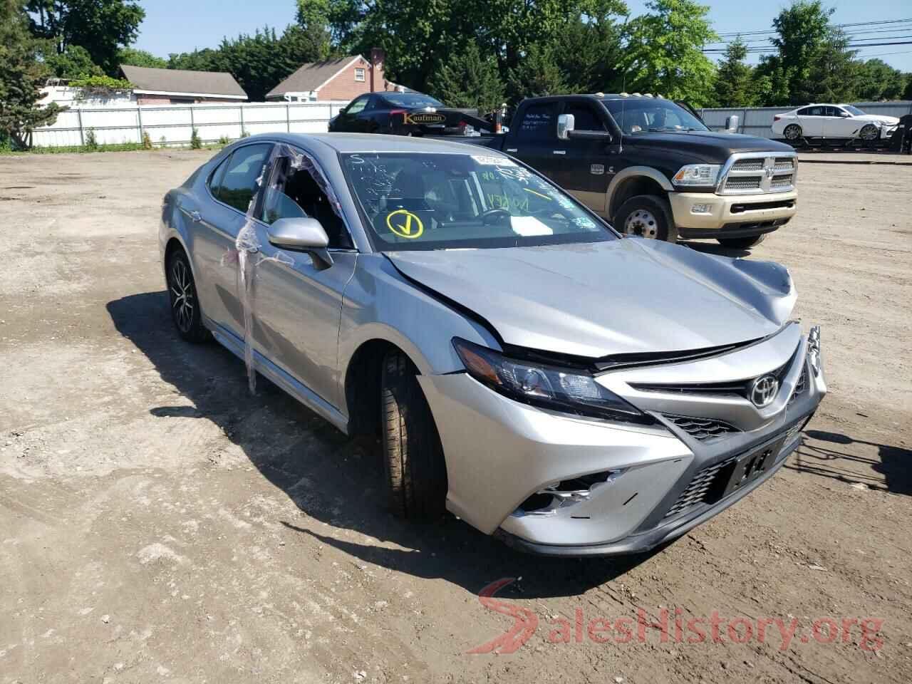 4T1G11AK9MU560935 2021 TOYOTA CAMRY