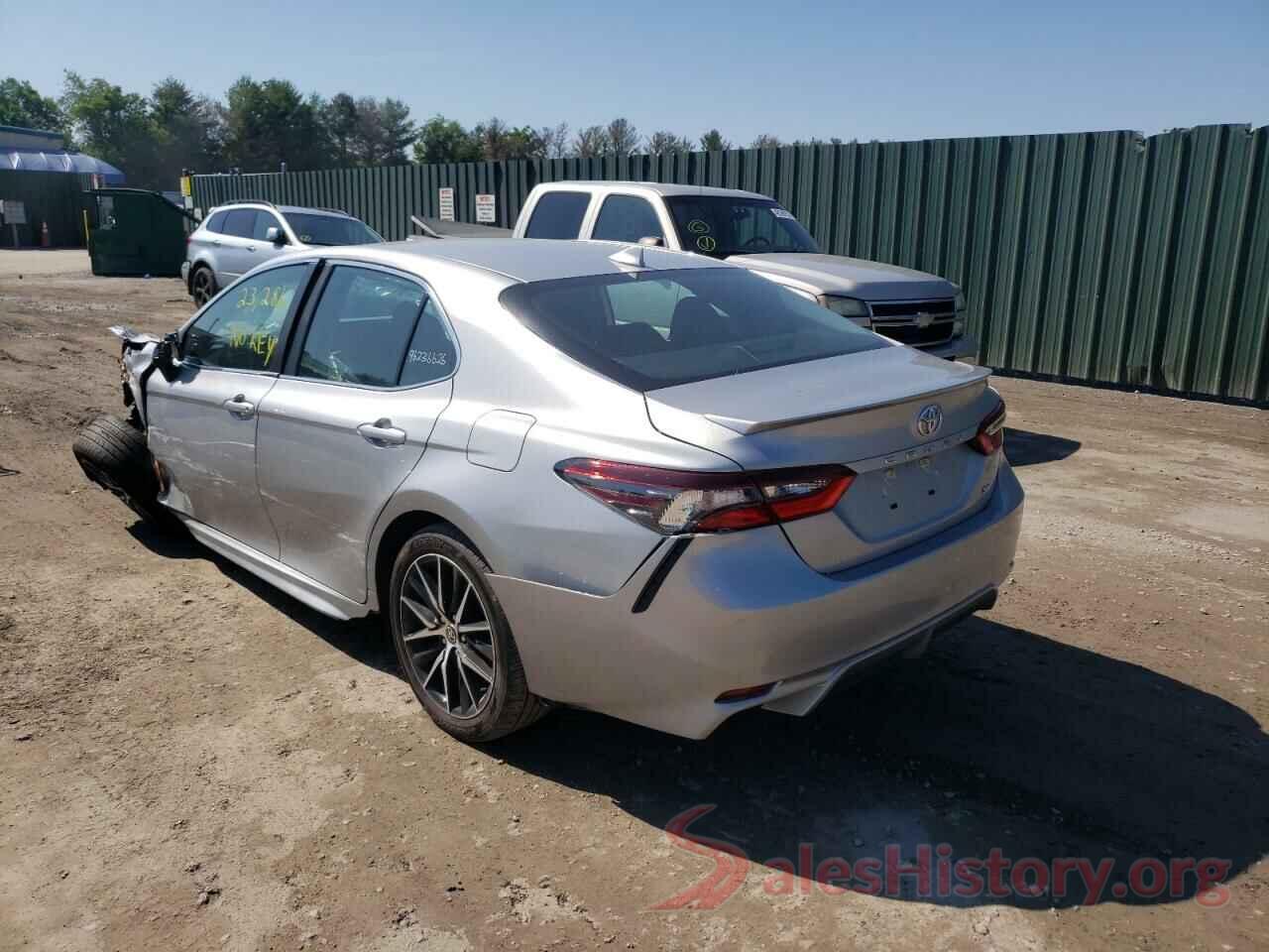 4T1G11AK9MU560935 2021 TOYOTA CAMRY