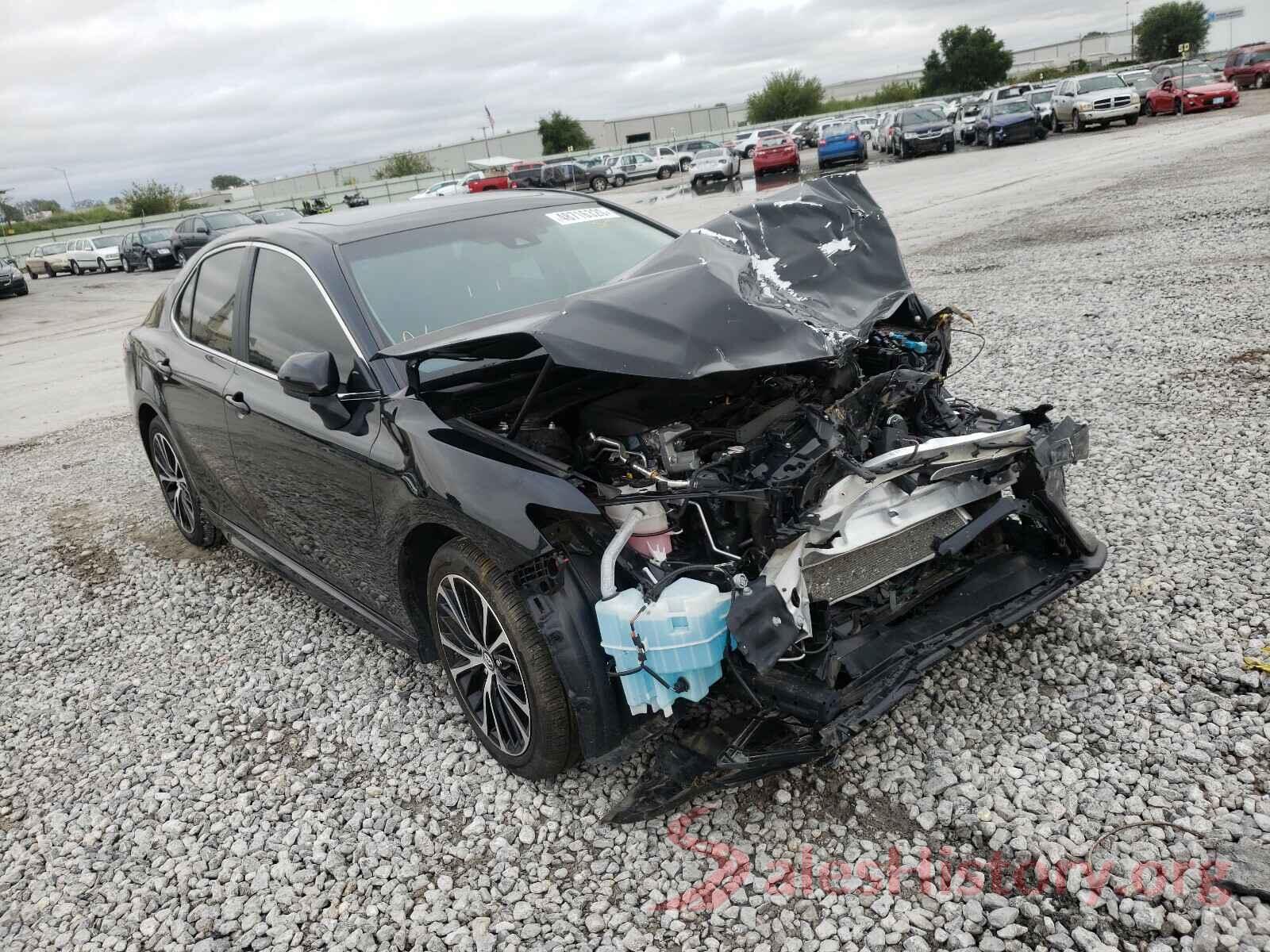 4T1B11HK5JU669114 2018 TOYOTA CAMRY