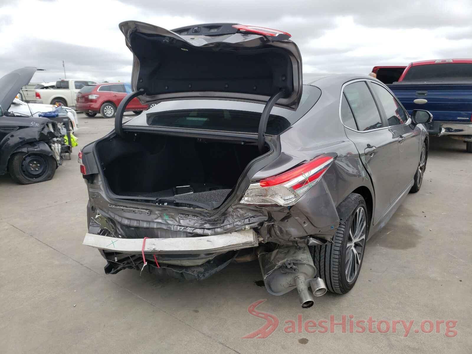 4T1B11HK2JU659818 2018 TOYOTA CAMRY