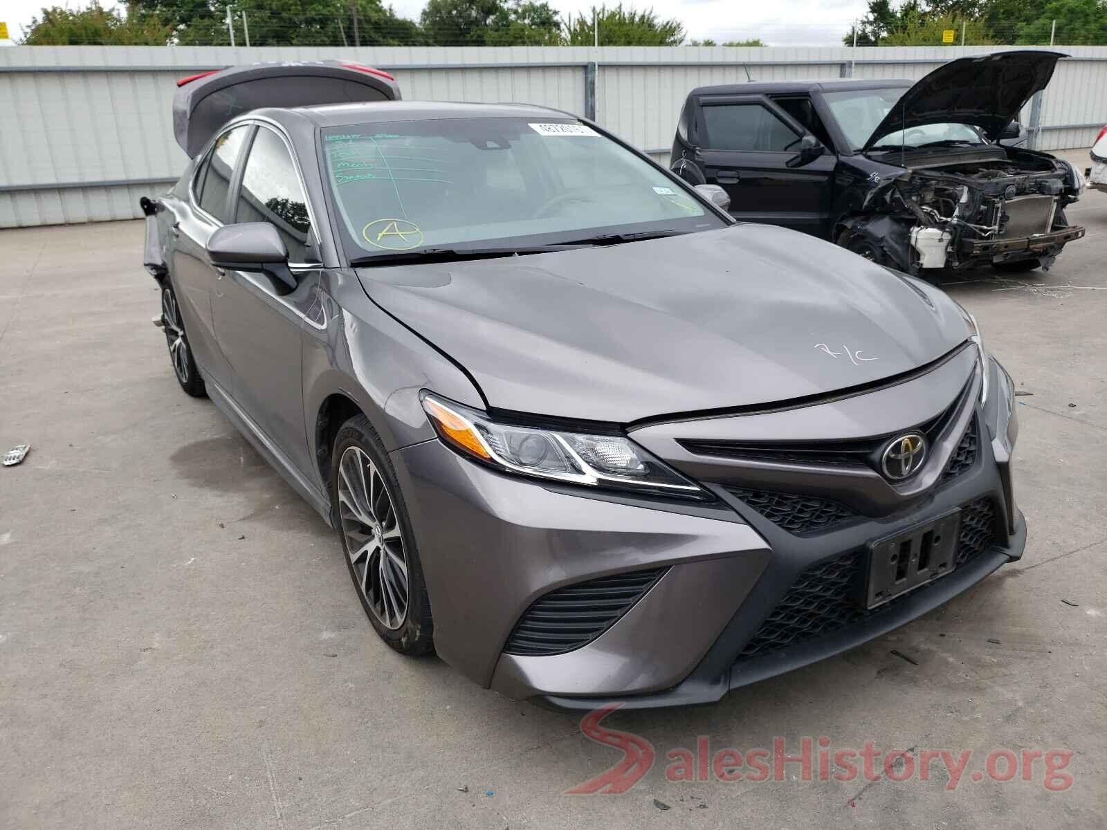 4T1B11HK2JU659818 2018 TOYOTA CAMRY