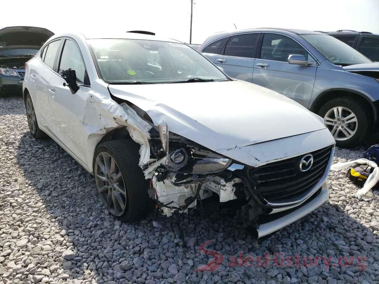 3MZBN1W32JM254628 2018 MAZDA 3