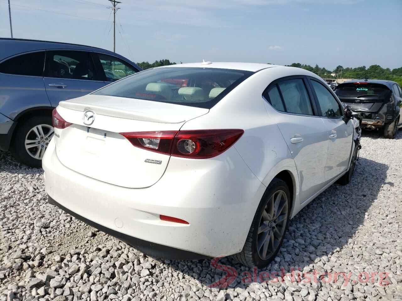 3MZBN1W32JM254628 2018 MAZDA 3