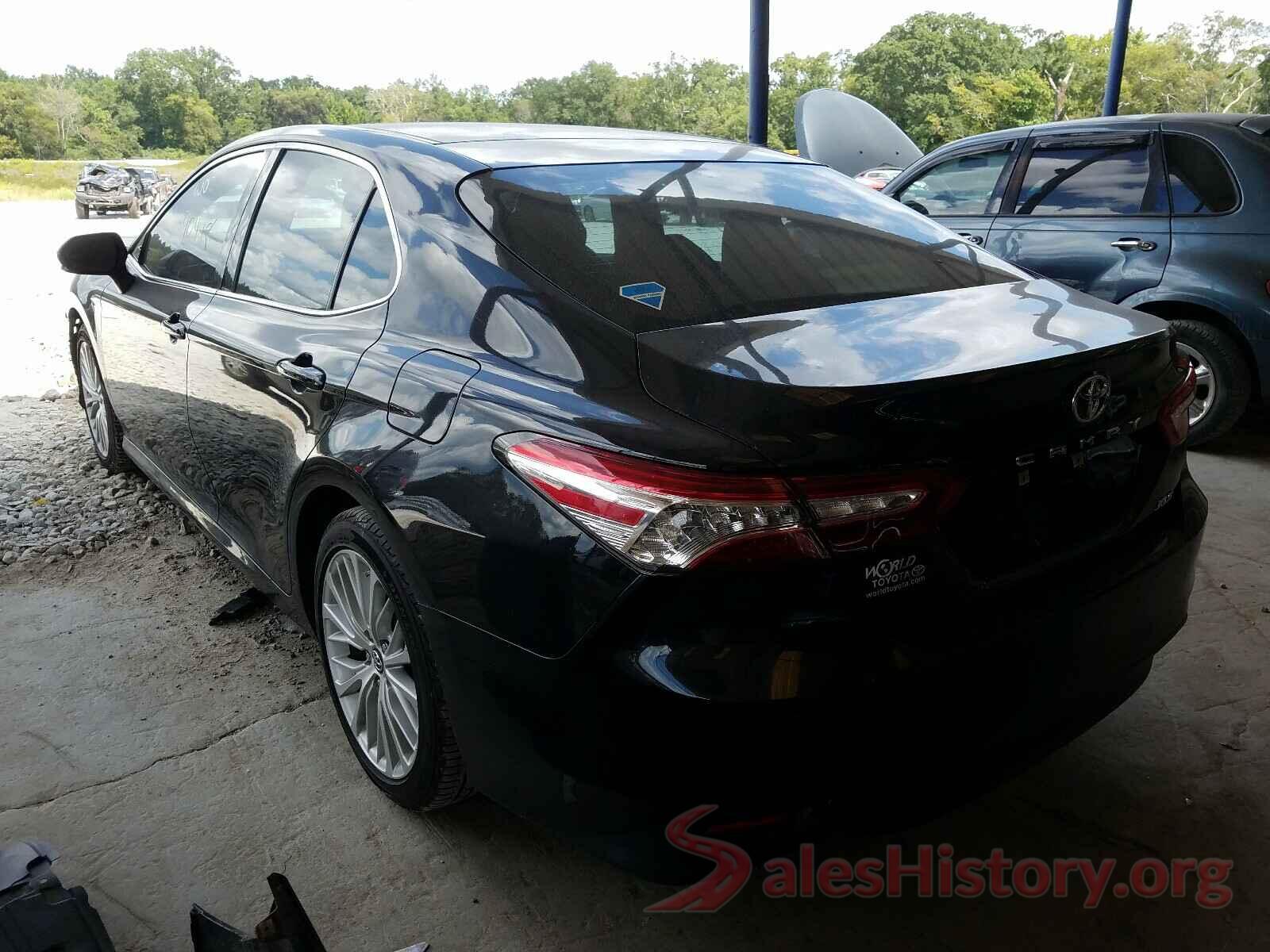 4T1B11HK1JU133972 2018 TOYOTA CAMRY