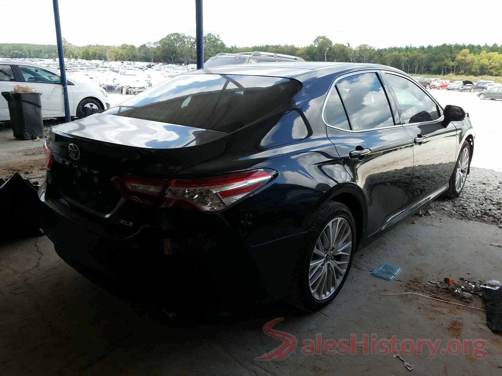 4T1B11HK1JU133972 2018 TOYOTA CAMRY