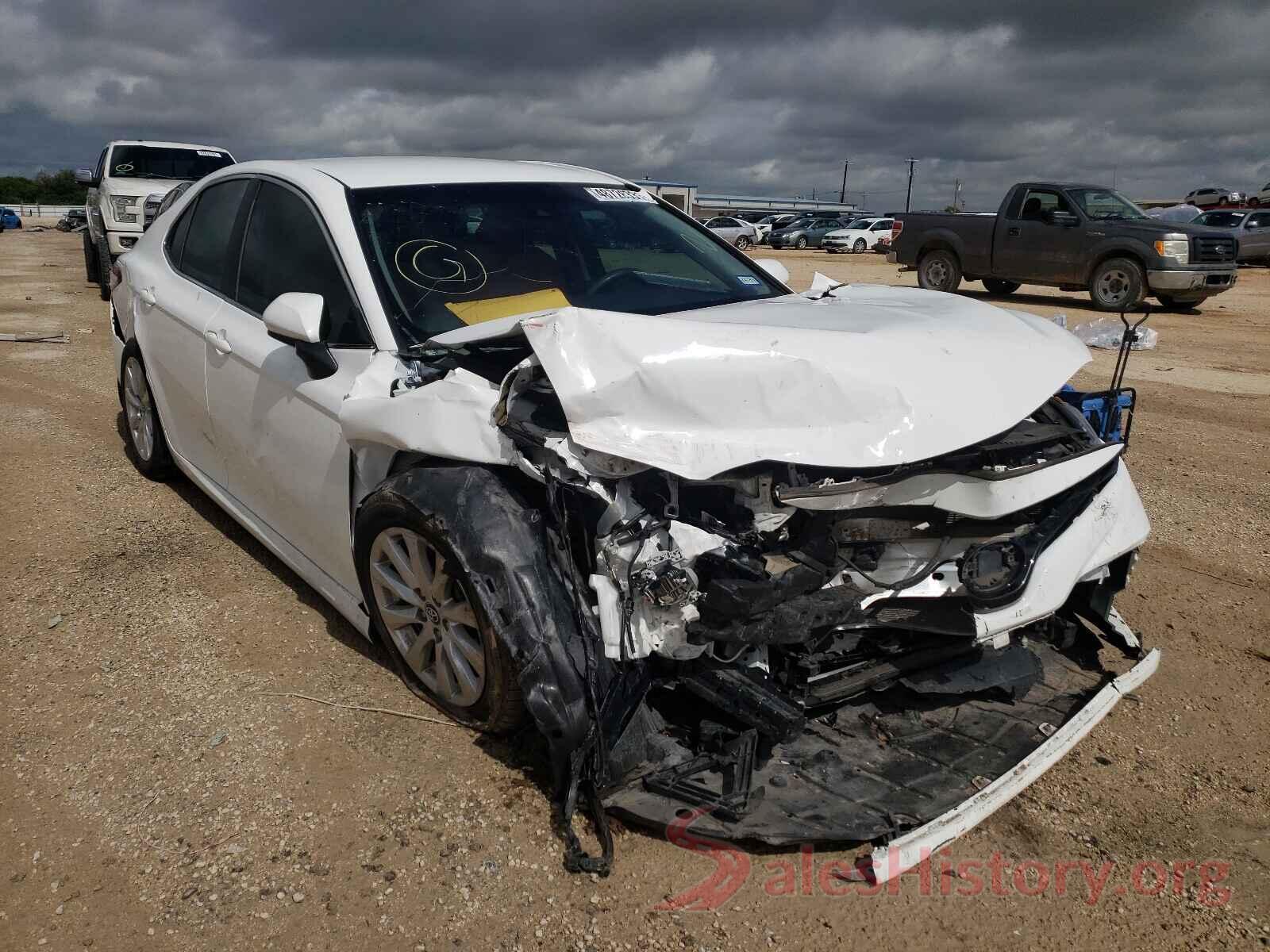 4T1B11HK0JU511375 2018 TOYOTA CAMRY