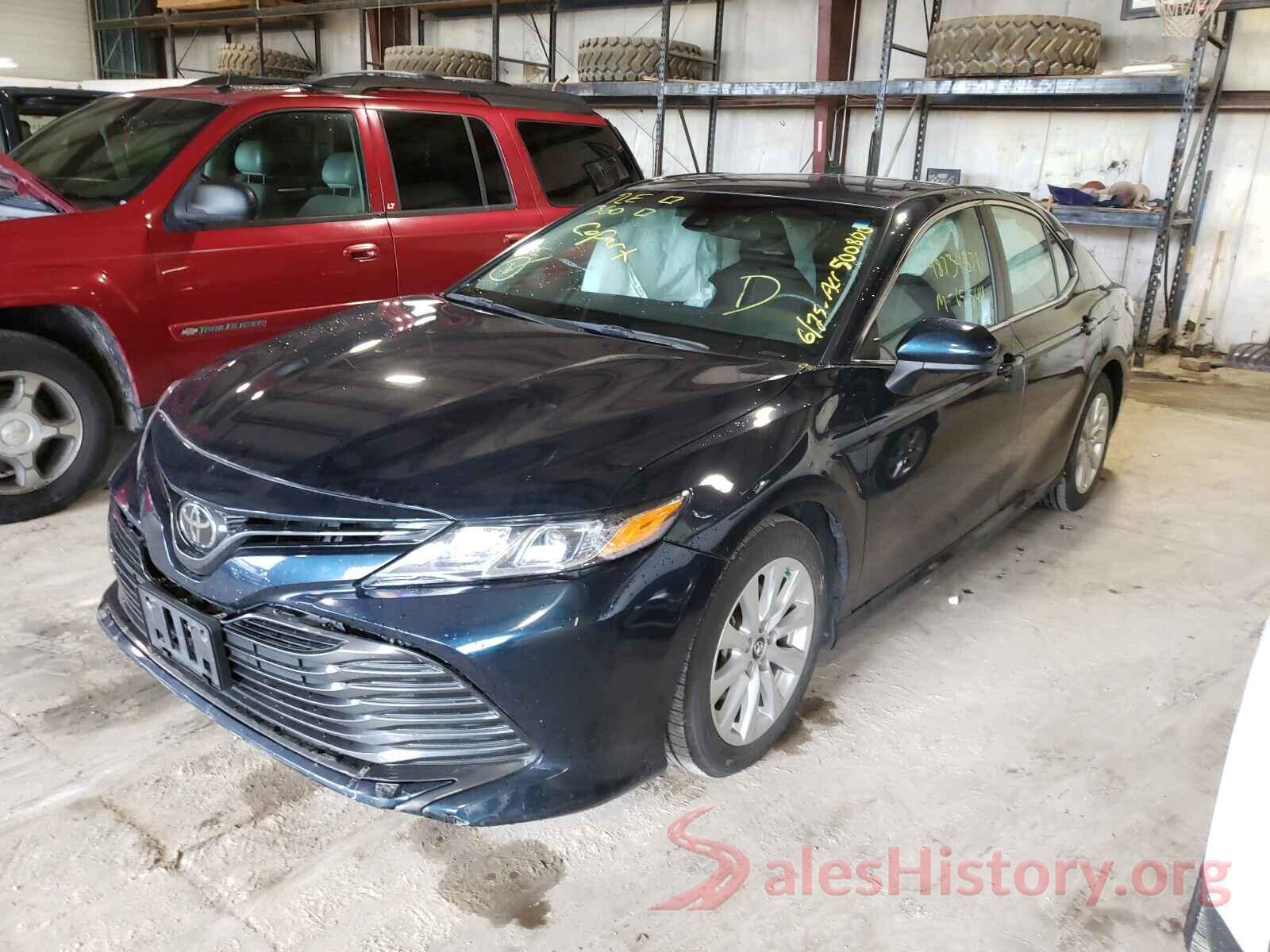 4T1B11HK0JU500800 2018 TOYOTA CAMRY